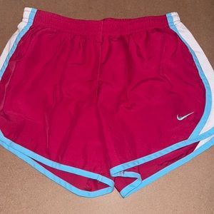 Girls Nike shorts Dri-Fit. guc